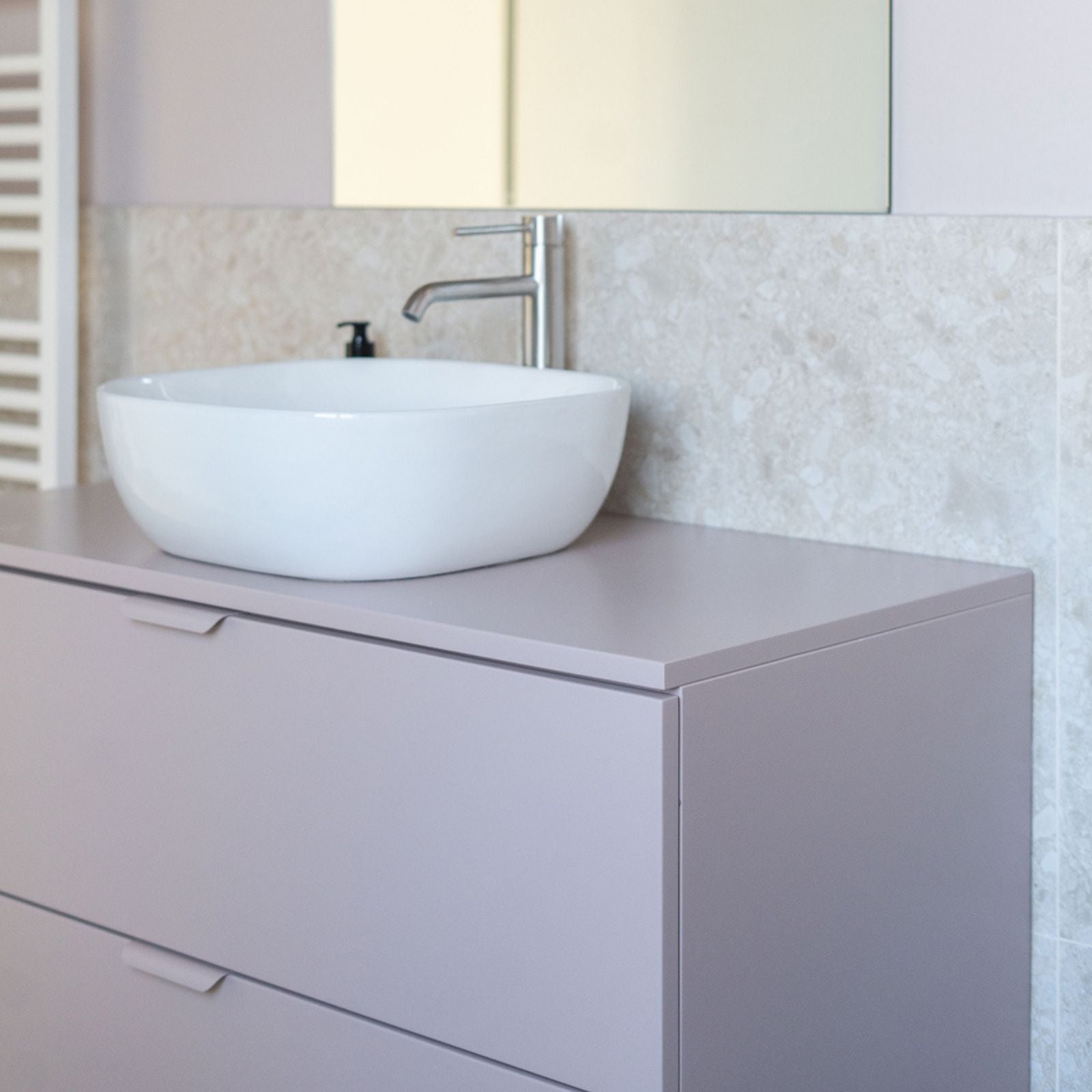 Meuble de salle de bain parme avec poignées léo parme assorties