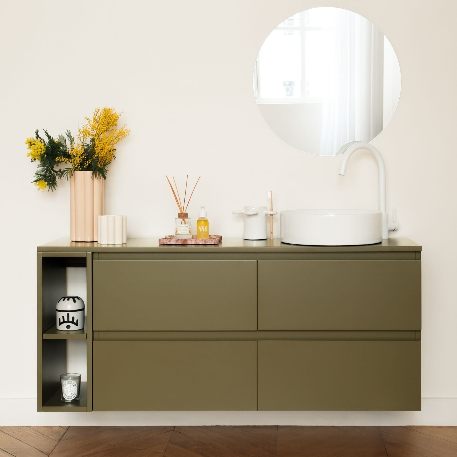 Meuble de salle de bain kaki avec niche ouverte
