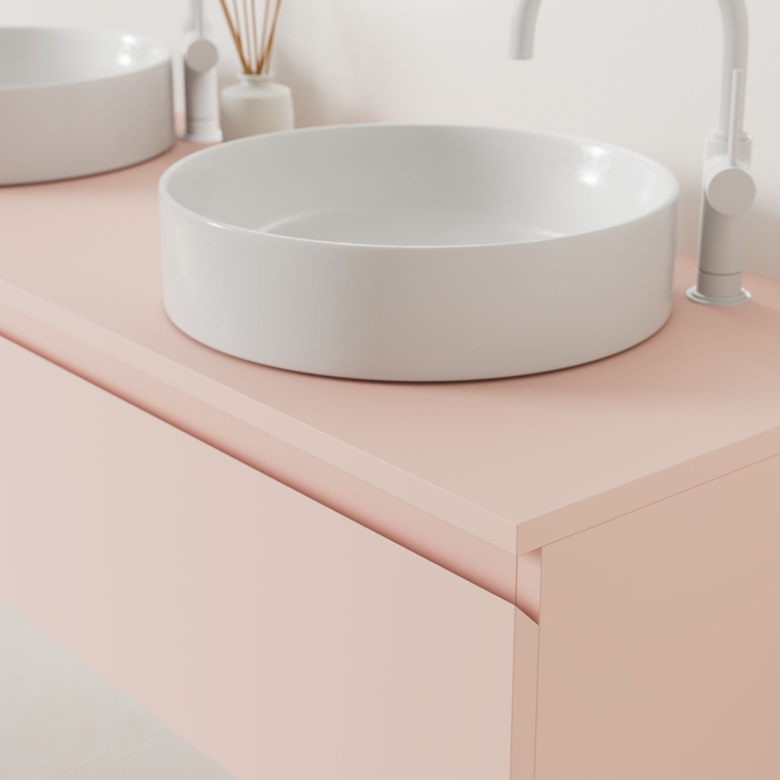 meuble salle de bain mino 140 cm rose poignées intégrées avec double vasque à poser vue angle