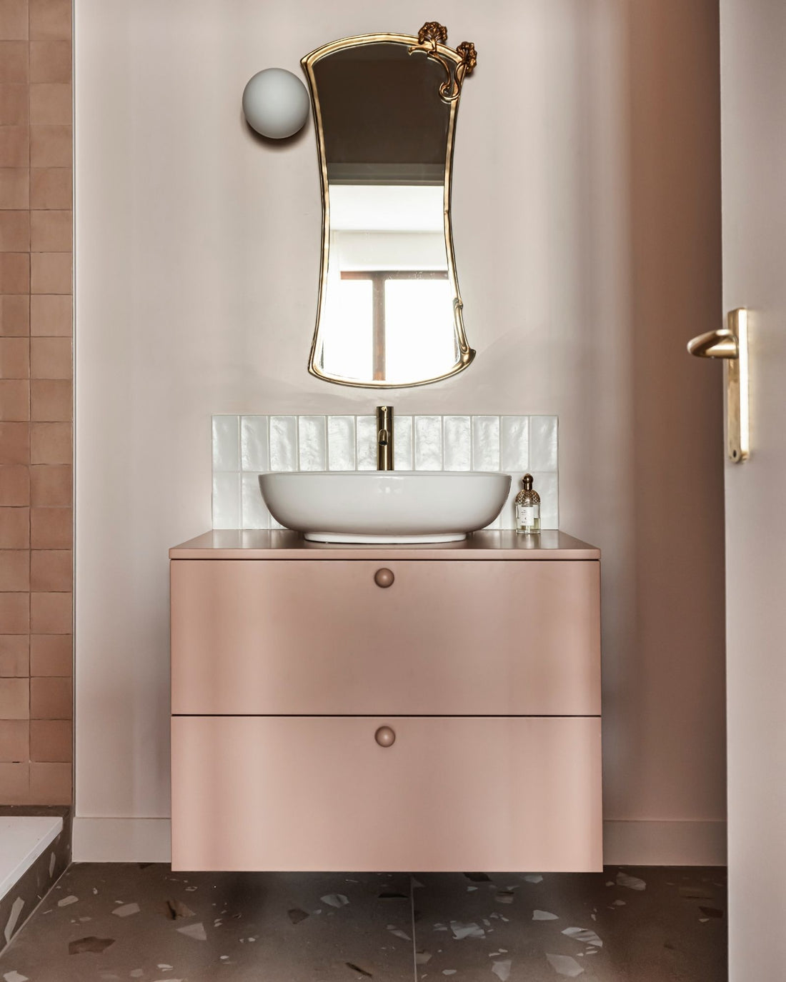 meuble de salle de bain argile avec poignées vue de face