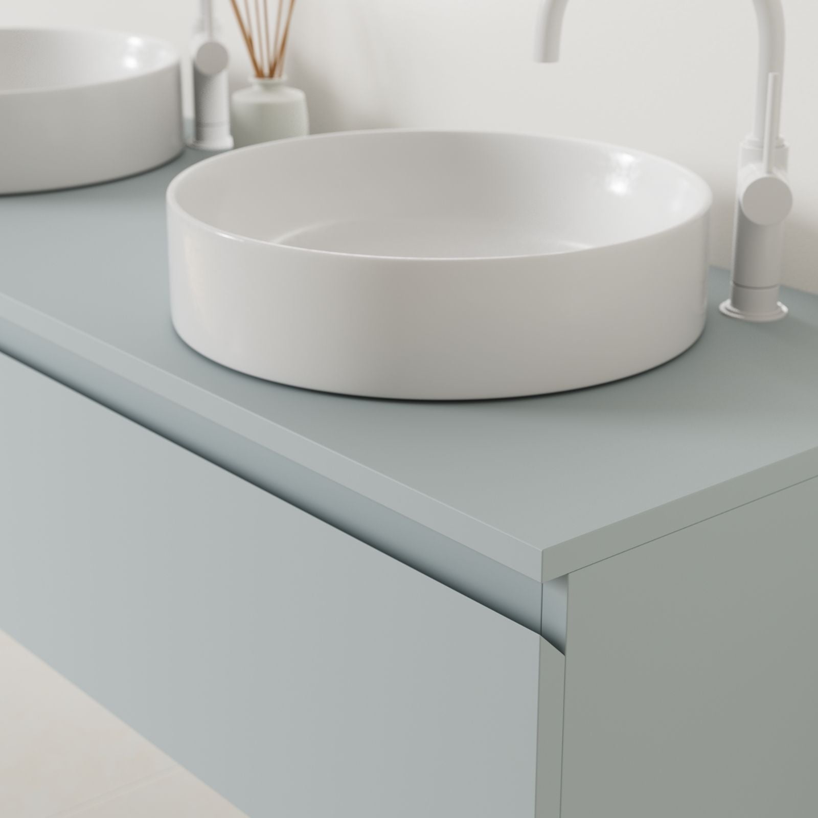 meuble salle de bain mino 140 cm bleu poignées intégrées avec double vasque à poser vue angle