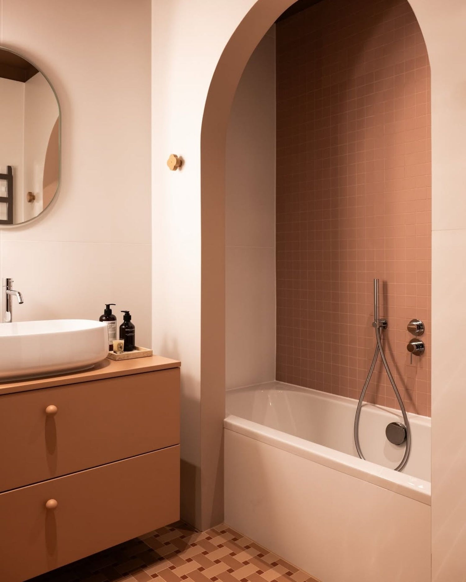inspiration salle de bain terracotta argile détail