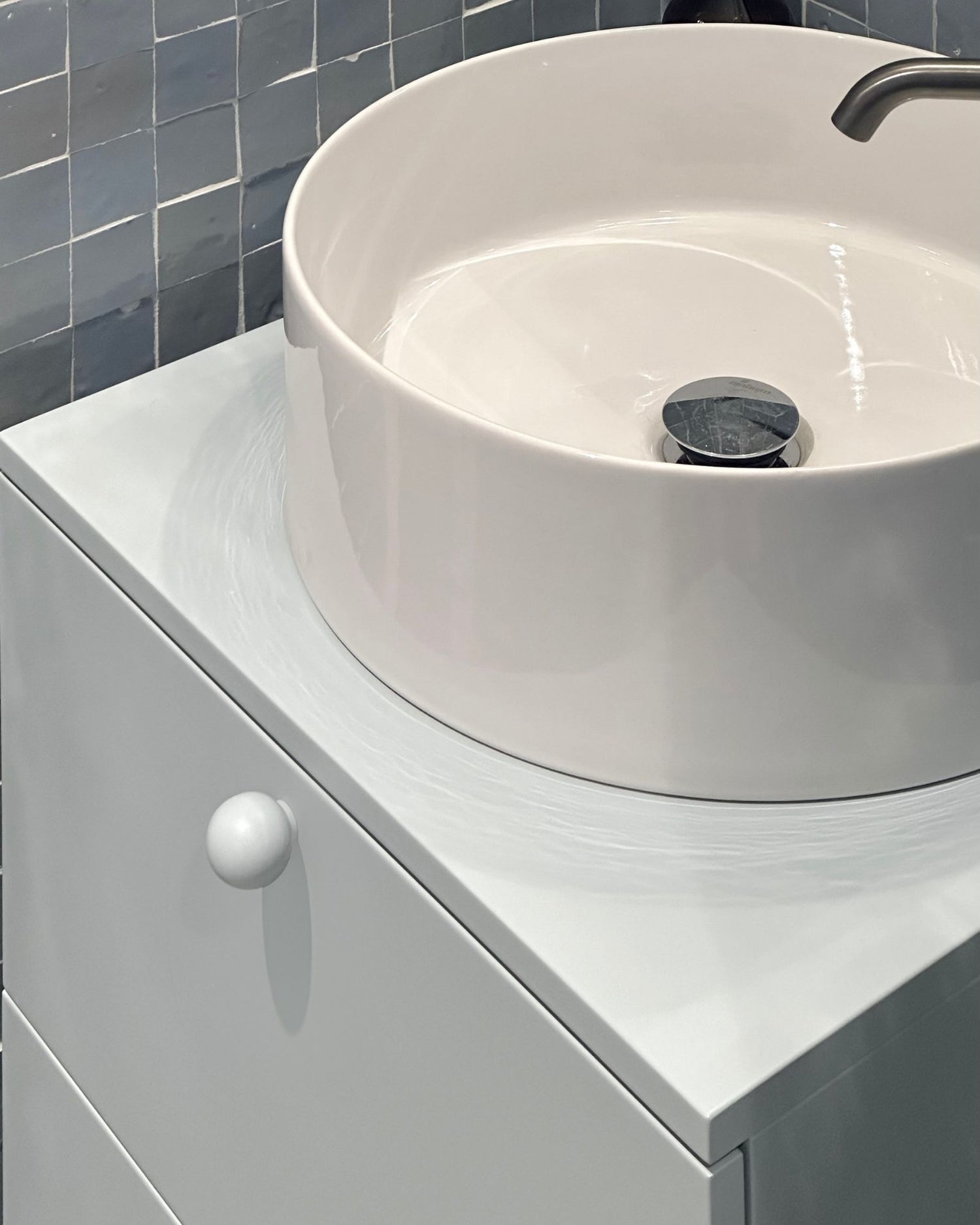 meuble de salle de bain bleu vue de haut 