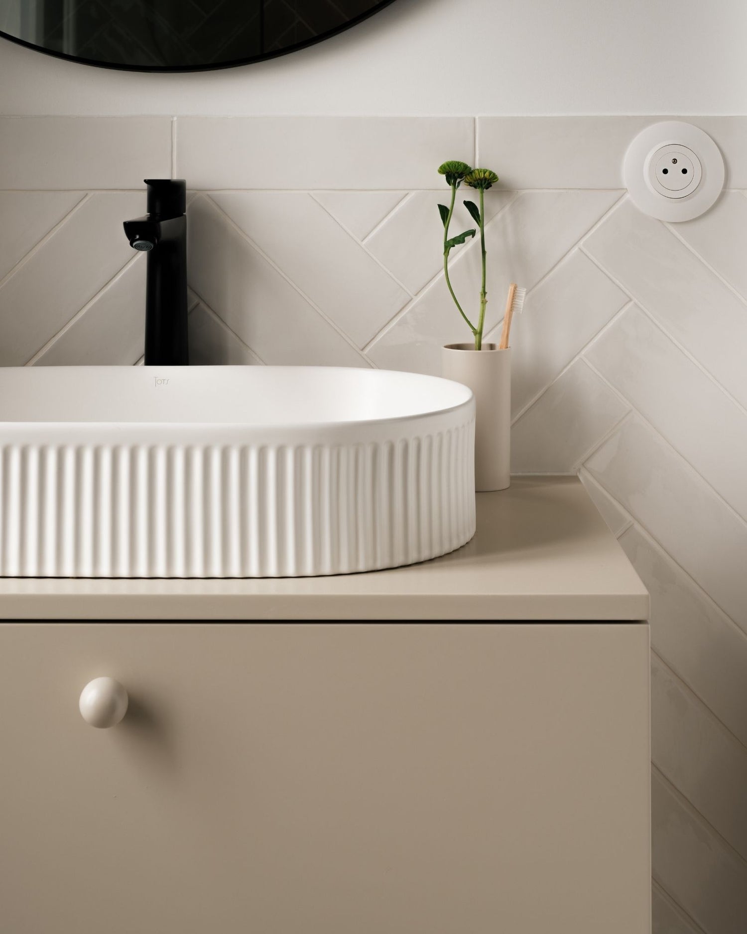 meuble de salle de bain beige vue détail