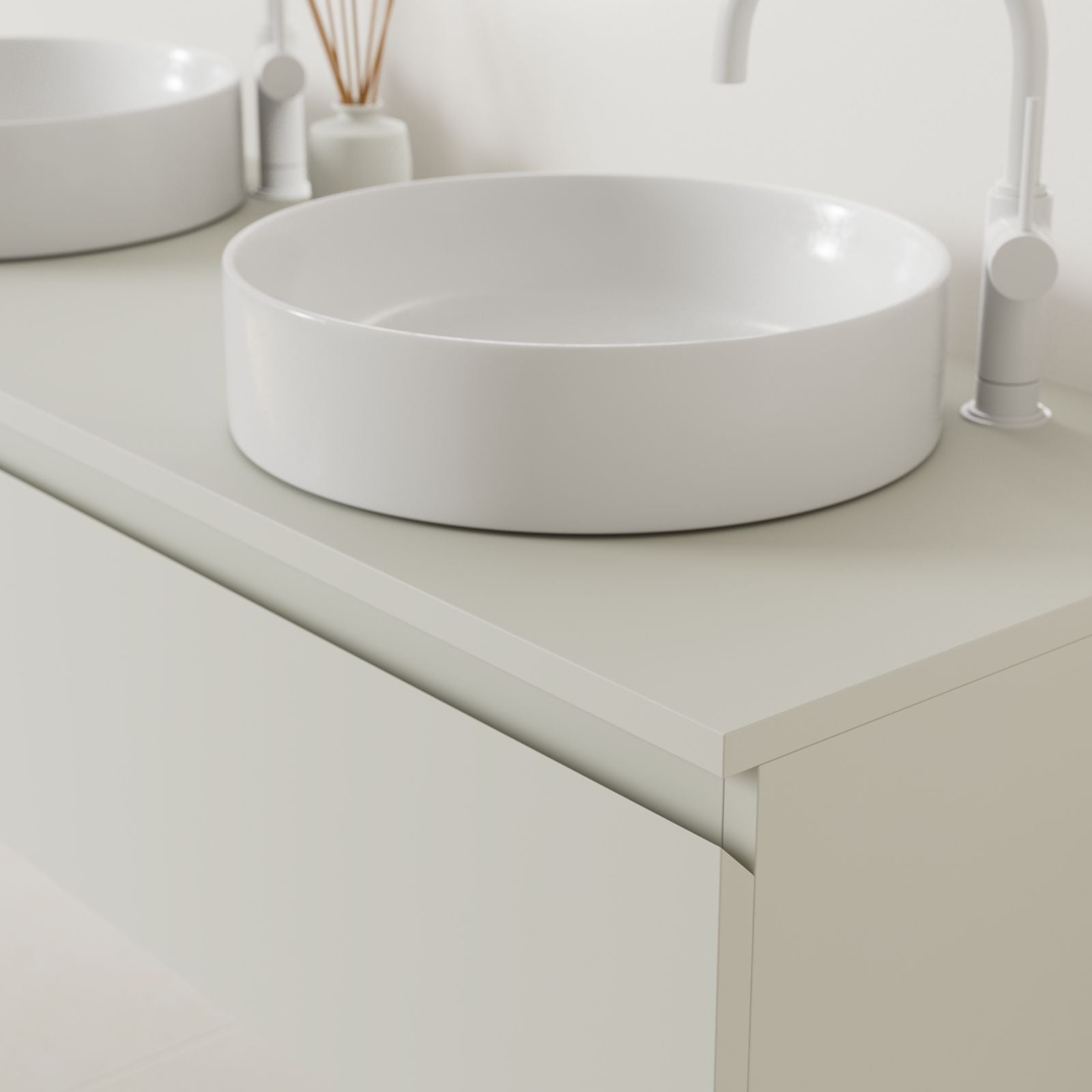 meuble salle de bain mino 140 cm craie poignées intégrées avec double vasque à poser vue angle