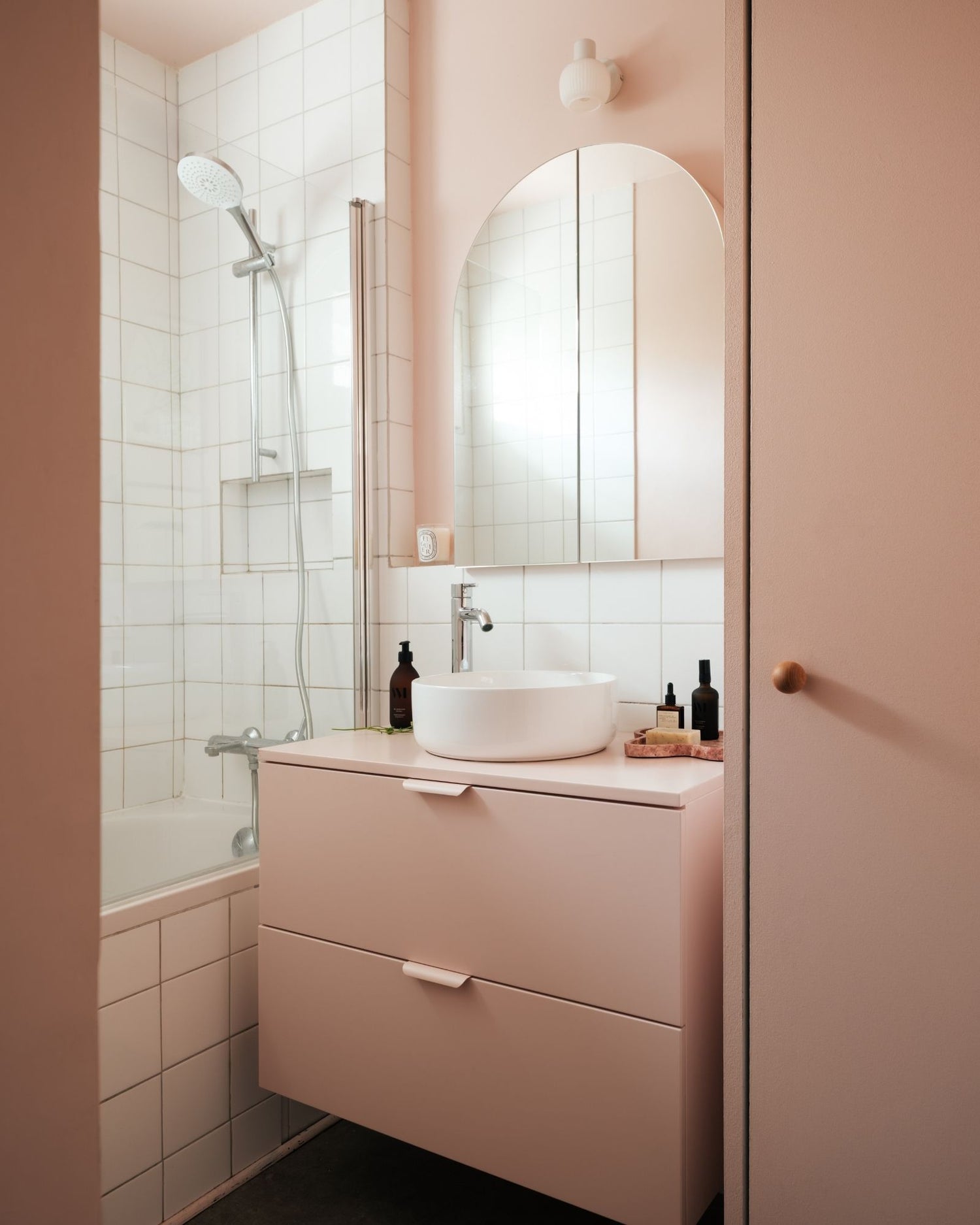 inspiration salle de bain rose peinture rose