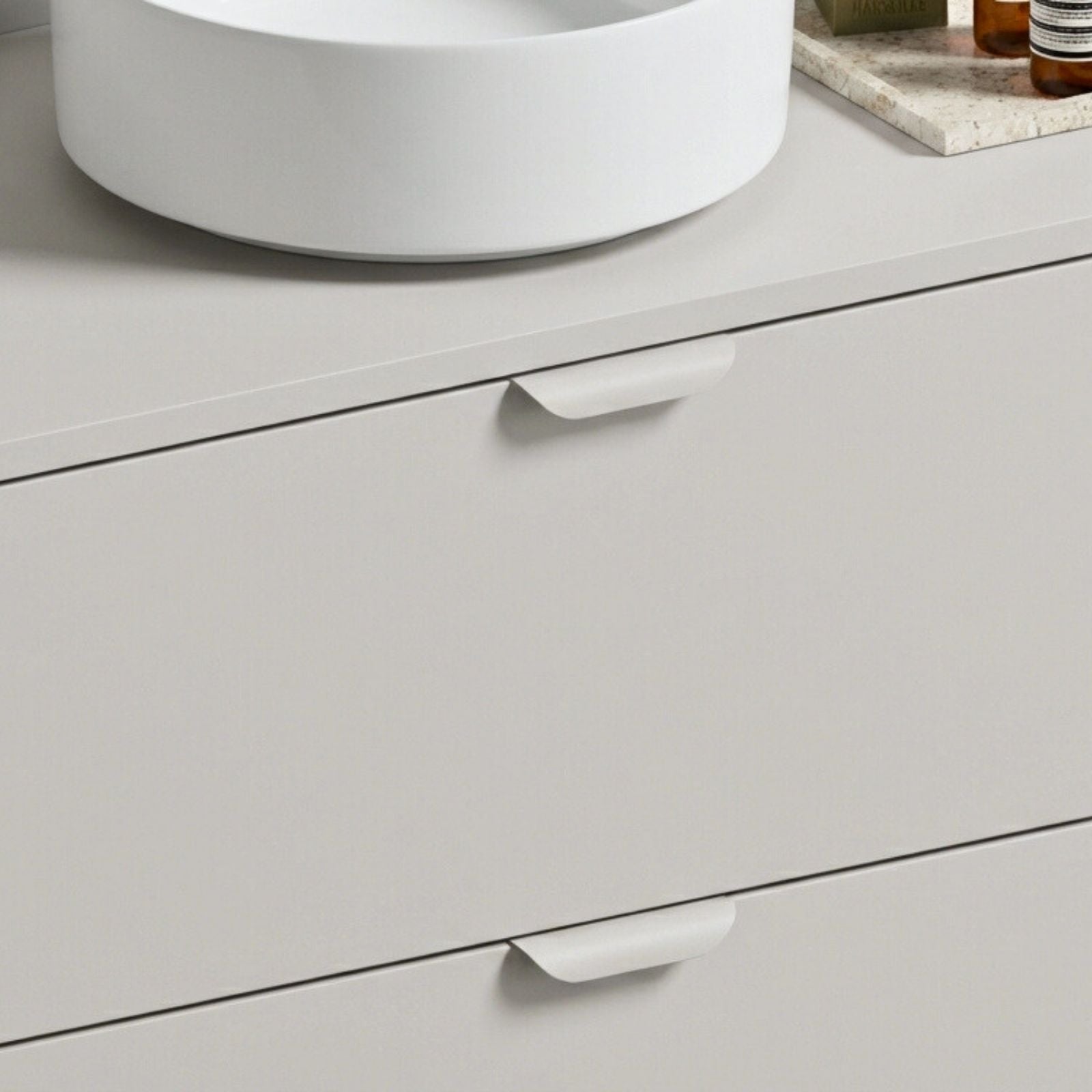 poignée meuble salle de bain Léo craie façade tiroir