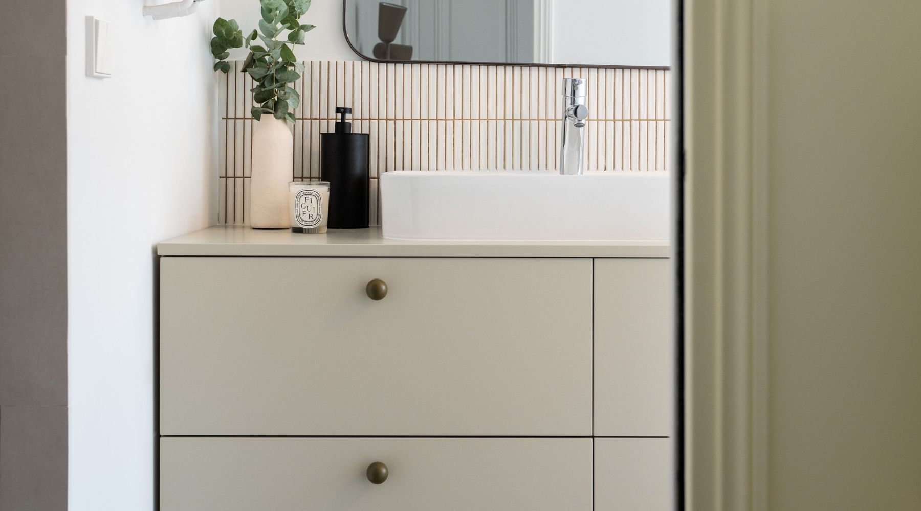 Salle de bain tendance minérale beige
