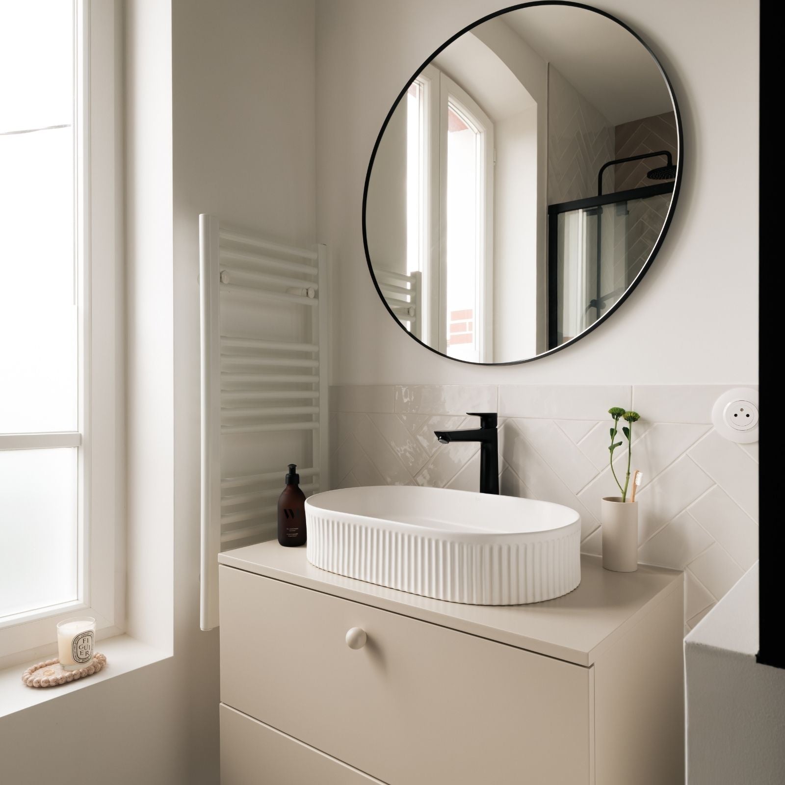 meuble de salle de bain beige salle de bain lumineuse 